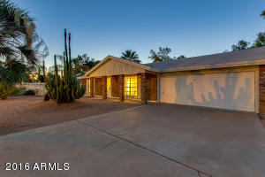 6852 E Florence Ln, Mesa, AZ 85208 photo 4