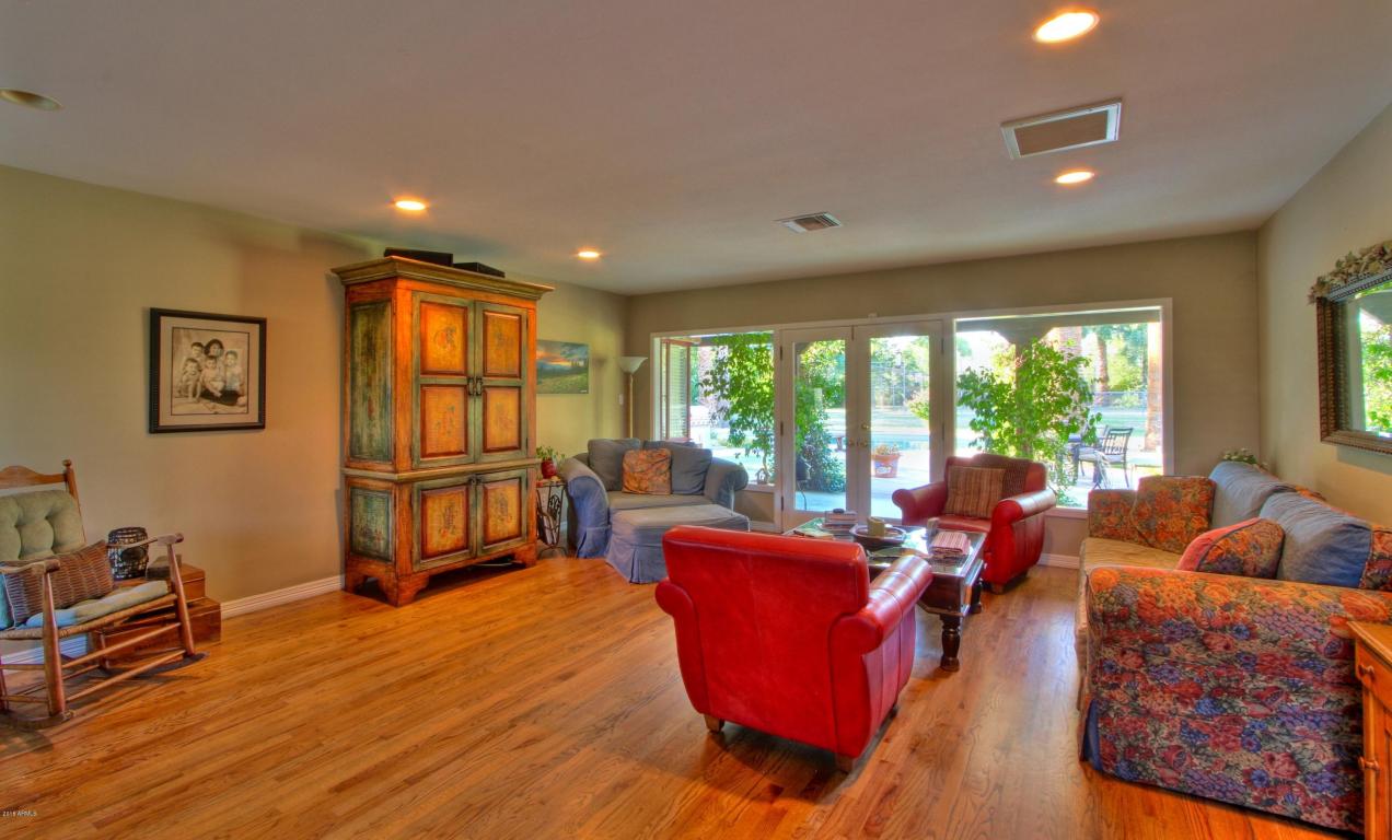 530 E Glenn Dr, Phoenix, AZ 85020 photo 5