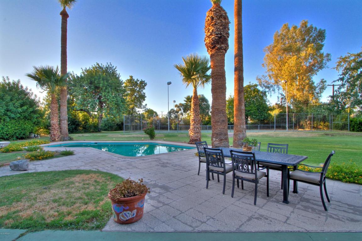 530 E Glenn Dr, Phoenix, AZ 85020 photo 2