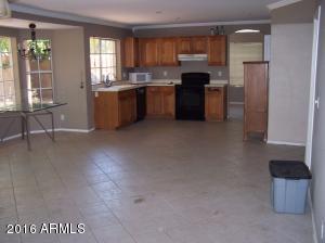 822 W Devon Dr, Gilbert, AZ 85233 photo 2