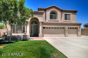 2920 Estrella Ct, Gilbert, AZ 85296 photo 1
