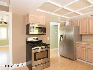 1233 Echo Ln, Phoenix, AZ 85020 photo 10