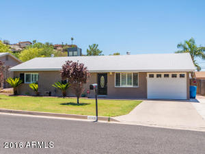 1233 Echo Ln, Phoenix, AZ 85020 photo 1
