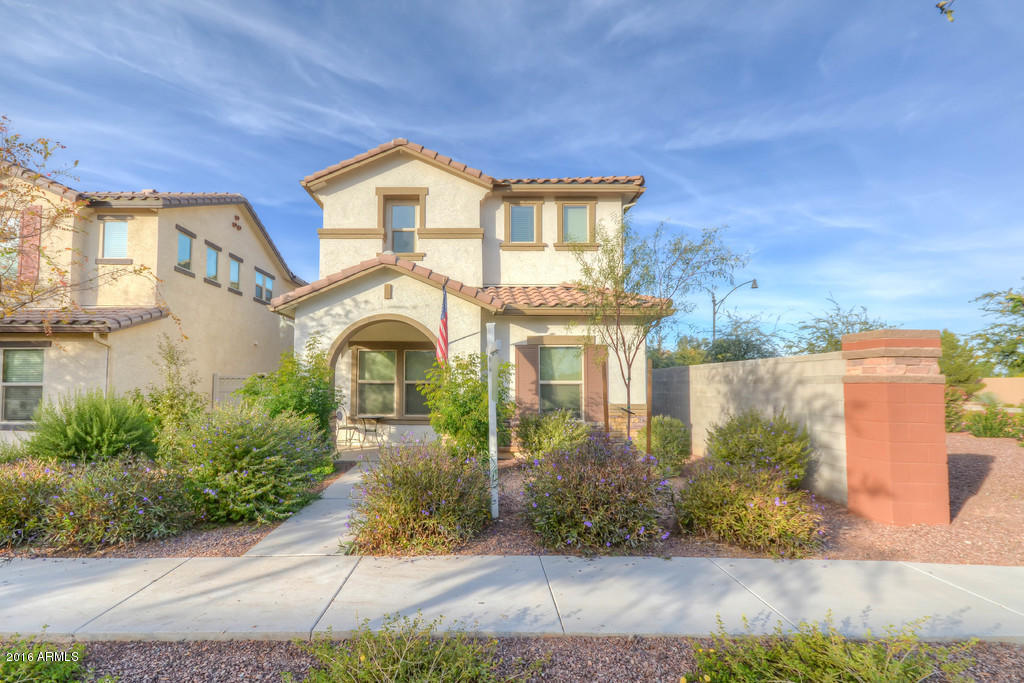 955 S Pheasant Dr, Gilbert, AZ 85296 photo 2