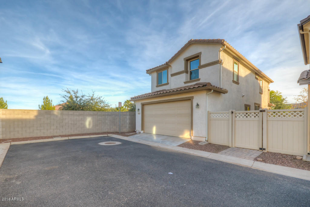 955 S Pheasant Dr, Gilbert, AZ 85296 photo 5