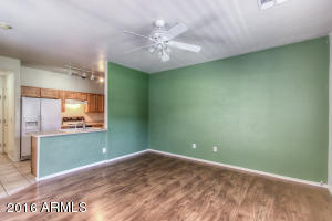 1561 S Owl Dr, Gilbert, AZ 85296 photo 2