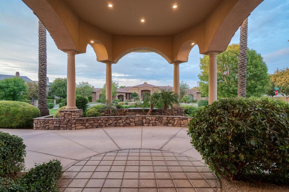 2885 E Robin Ct, Gilbert, AZ 85296 photo 10