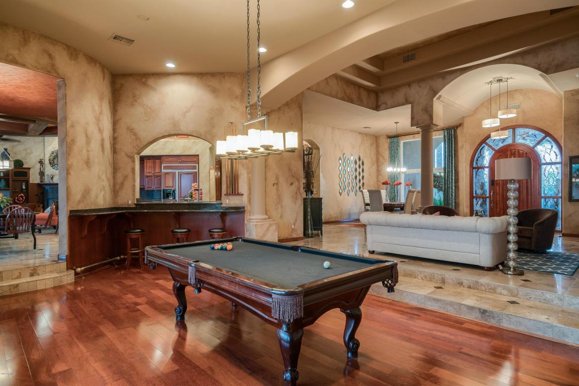 2885 E Robin Ct, Gilbert, AZ 85296 photo 3