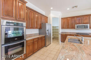 2430 E Park View Ln, Phoenix, AZ 85024 photo 8