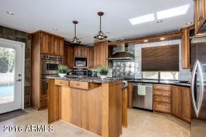 321 E Marlette Ave, Phoenix, AZ 85012 photo 2