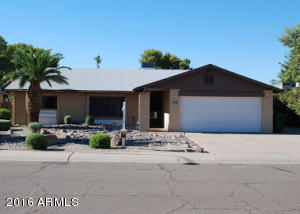 218 E Brentrup Dr, Tempe, AZ 85283 photo 1