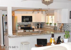 218 E Brentrup Dr, Tempe, AZ 85283 photo 4