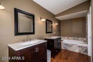 4123 E Becker Ln, Phoenix, AZ 85028 photo 16