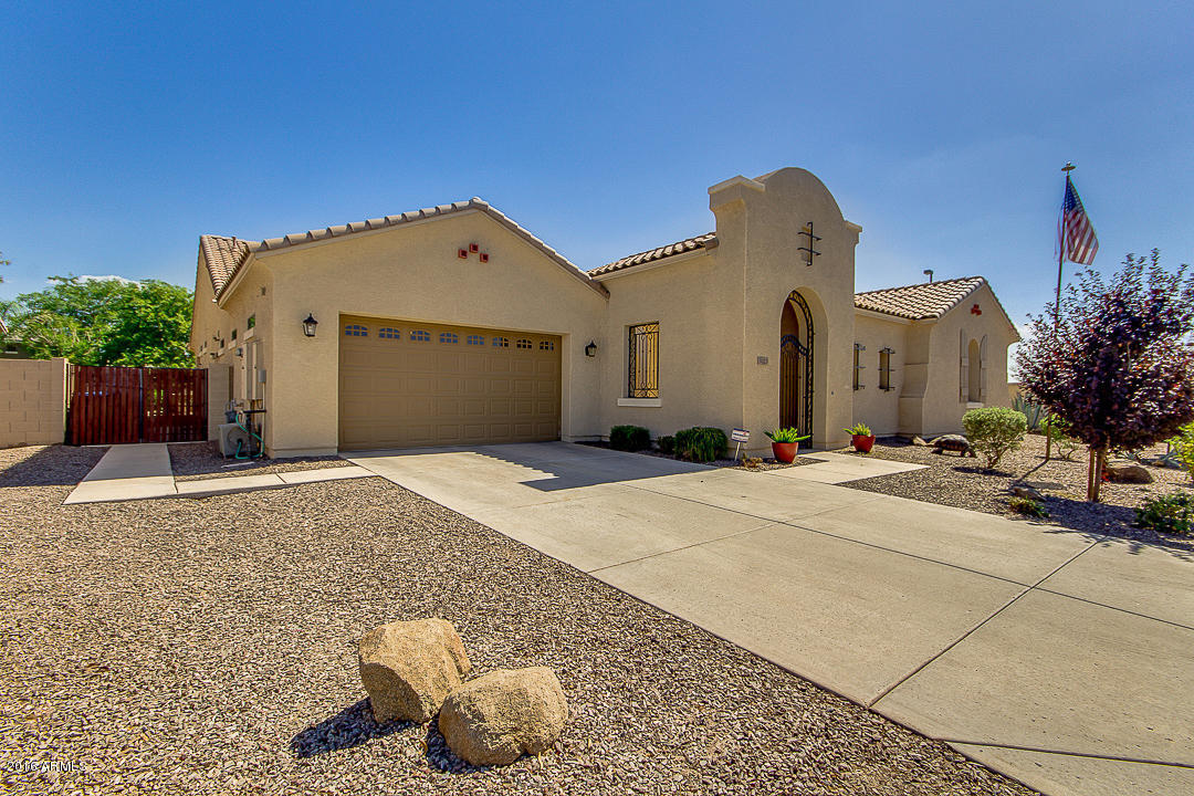 3023 E Warbler Rd, Gilbert, AZ 85297 photo 1