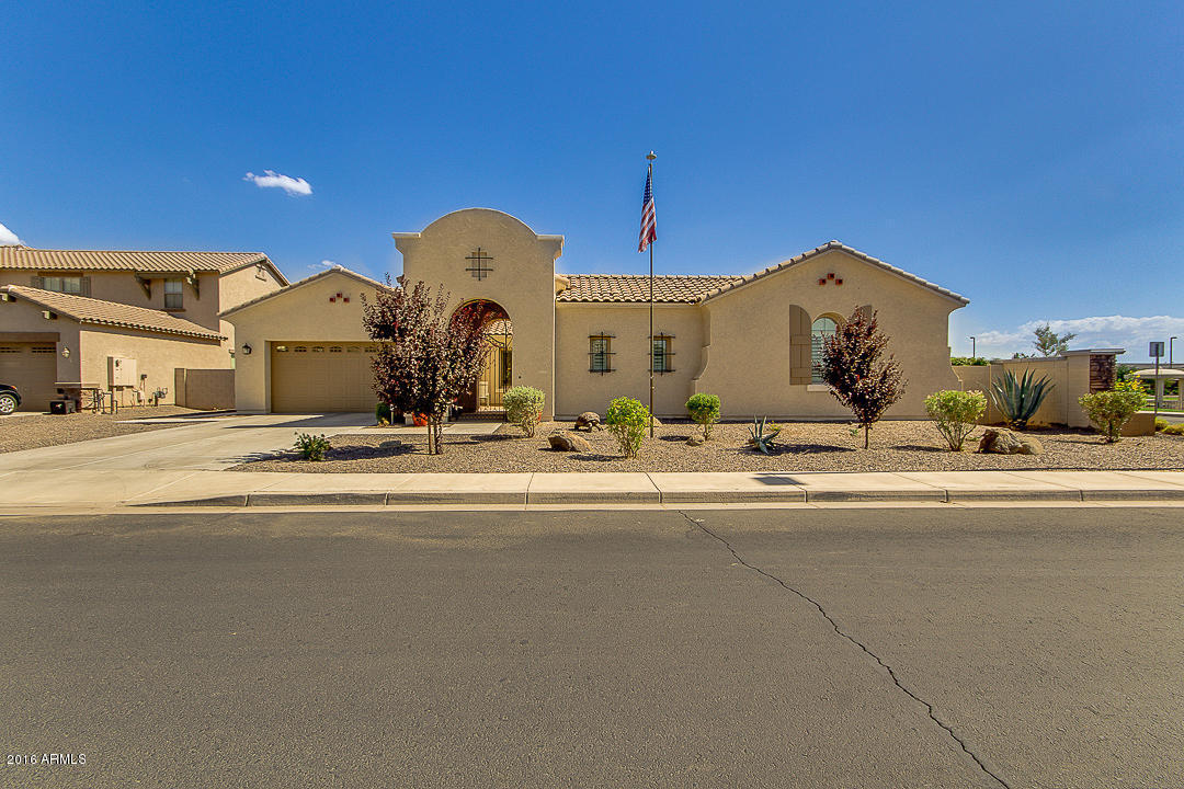 3023 E Warbler Rd, Gilbert, AZ 85297 photo 2