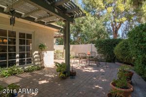 221 Echo Ln, Phoenix, AZ 85020 photo 26