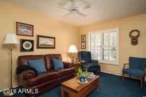 221 Echo Ln, Phoenix, AZ 85020 photo 10