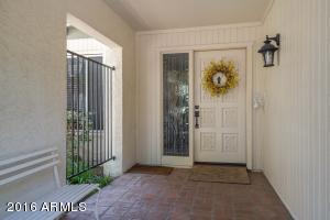 221 Echo Ln, Phoenix, AZ 85020 photo 3