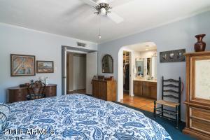 221 Echo Ln, Phoenix, AZ 85020 photo 16