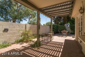 221 Echo Ln, Phoenix, AZ 85020 photo 23
