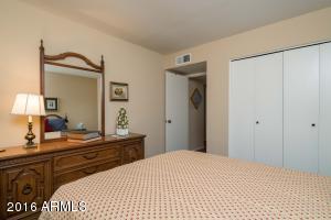 221 Echo Ln, Phoenix, AZ 85020 photo 20