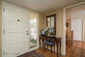 221 Echo Ln, Phoenix, AZ 85020 photo 4
