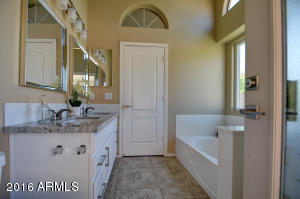 540 E Kyle Ct, Gilbert, AZ 85296 photo 34