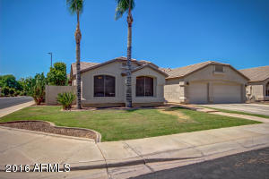 949 E Gail Dr, Gilbert, AZ 85296 photo 2