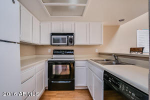 40 E Betty Elyse Ln, Phoenix, AZ 85022 photo 5