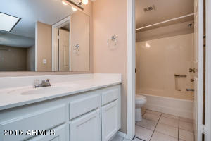 40 E Betty Elyse Ln, Phoenix, AZ 85022 photo 8