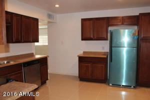 6733 W Wolf St, Phoenix, AZ 85033 photo 4