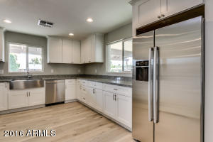 7555 N 16th Dr, Phoenix, AZ 85021 photo 6