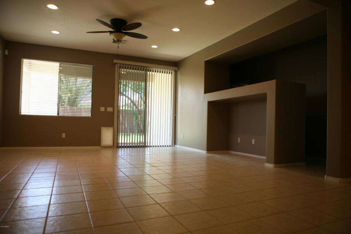 6296 S Sky Ln, Gilbert, AZ 85298 photo 3