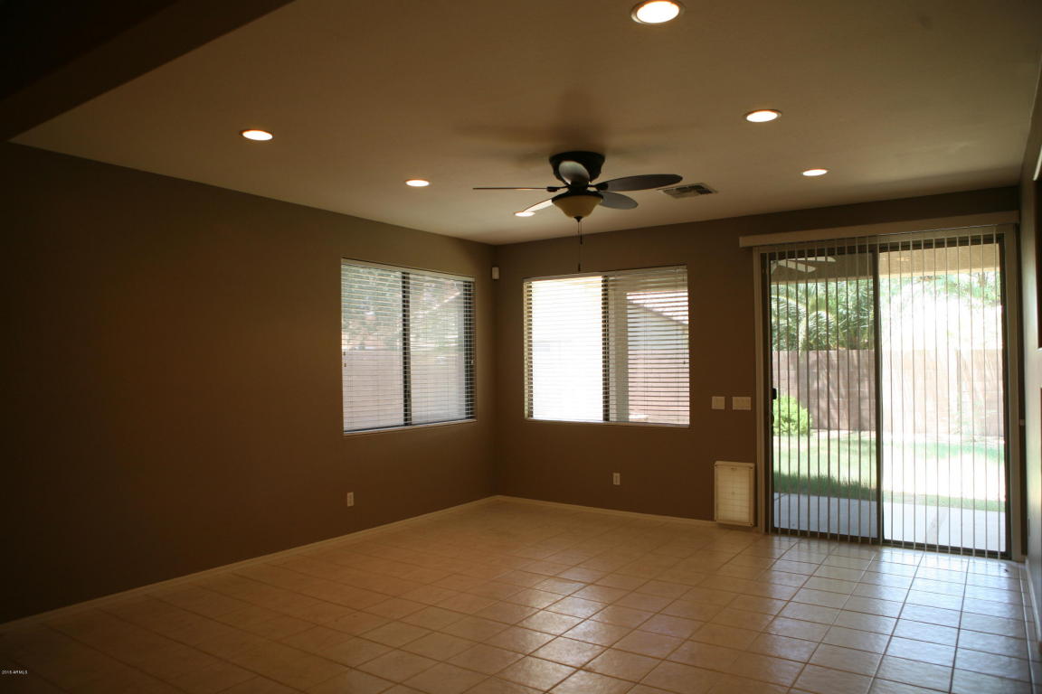 6296 S Sky Ln, Gilbert, AZ 85298 photo 2