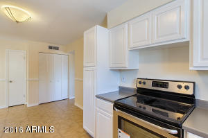 2140 E Violet Dr, Phoenix, AZ 85040 photo 14