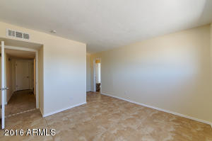2140 E Violet Dr, Phoenix, AZ 85040 photo 20