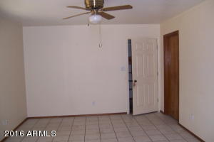 2261 E Dolphin Ave, Mesa, AZ 85204 photo 2