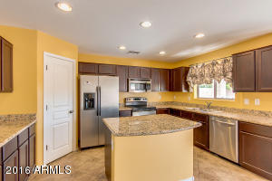 4067 E Maplewood St, Gilbert, AZ 85297 photo 7