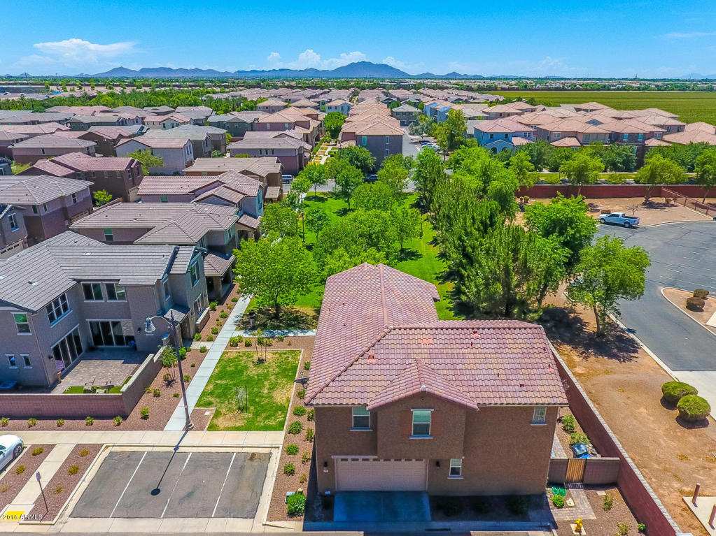 3667 E Angstead Ct, Gilbert, AZ 85296 photo 4