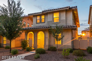 897 S Pheasant Dr, Gilbert, AZ 85296 photo 1