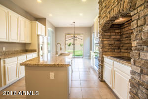 2134 E Desert Dr, Phoenix, AZ 85042 photo 8
