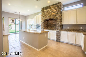 2134 E Desert Dr, Phoenix, AZ 85042 photo 5