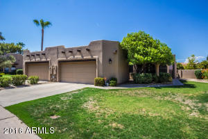 4038 E Round Hill Dr, Phoenix, AZ 85028 photo 1