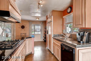 915 E Keim Dr, Phoenix, AZ 85014 photo 13