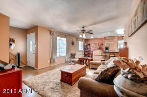 915 E Keim Dr, Phoenix, AZ 85014 photo 6