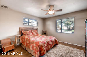 915 E Keim Dr, Phoenix, AZ 85014 photo 16