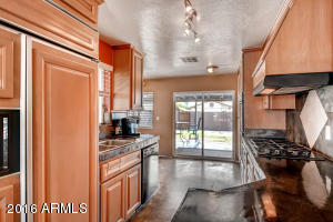 915 E Keim Dr, Phoenix, AZ 85014 photo 12