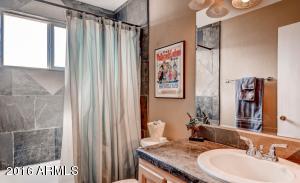 915 E Keim Dr, Phoenix, AZ 85014 photo 20