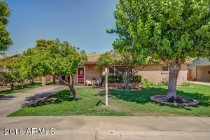 5733 N 11th Way, Phoenix, AZ 85014 photo 2