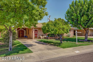 5733 N 11th Way, Phoenix, AZ 85014 photo 3